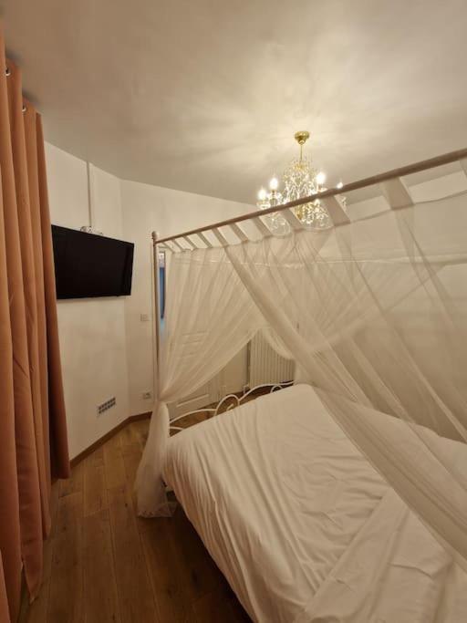 Maison Chic Avec Jacuzzi Nogent Sur Oise Yaospa60 Exterior foto